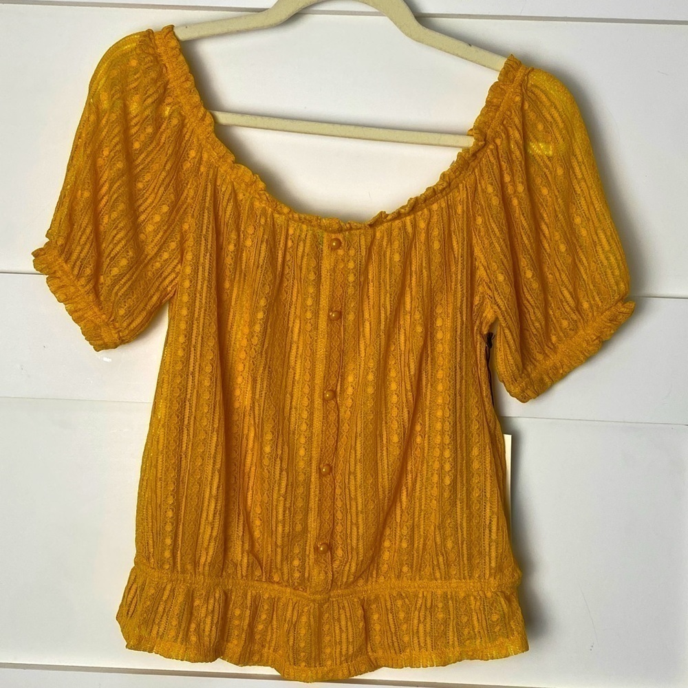 Haute Monde Young Contemporary Lace Gold Blouse Size large